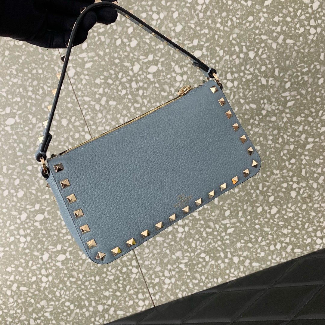 Valentino Garavani Rockstud Small Crossbody Bag in Niagara Grainy Calfskin